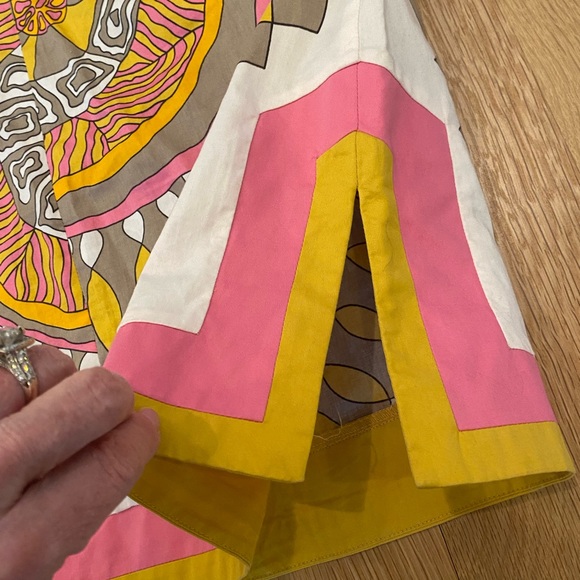 Trina Turk V Neck Short Sleeve Dress /Hot Pink & Yellow Medallion Pattern/ S - Picture 5 of 7